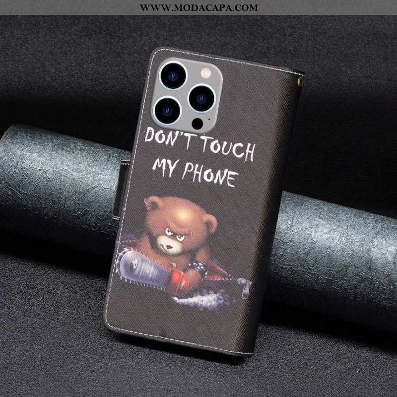 Capa Folio Para iPhone 14 Pro Max Urso Perigoso Com Bolso Fechado