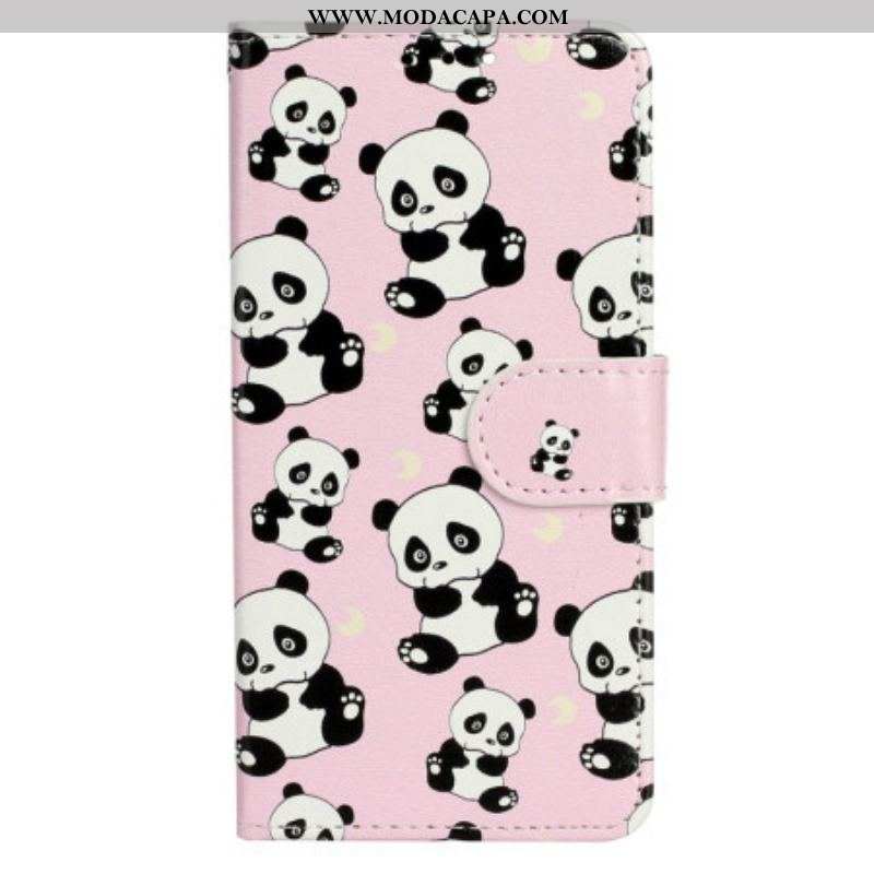 Capa De Couro Para iPhone 15 Plus De Cordão Pequenos Pandas Com Alça