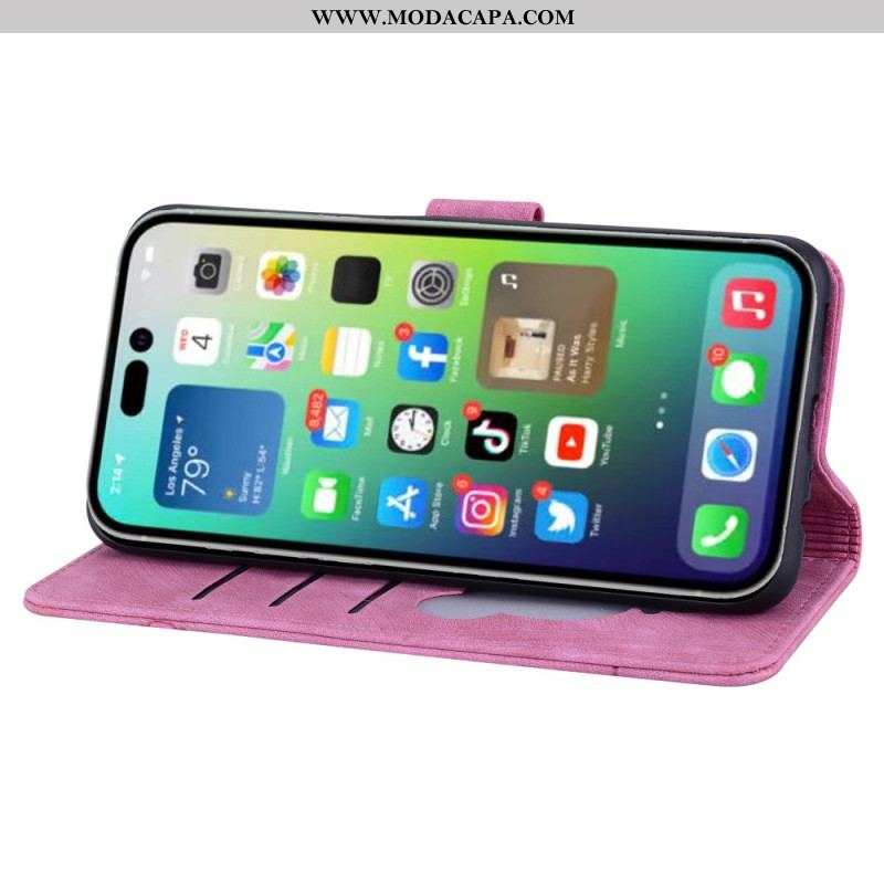 Capa Folio Para iPhone 15 Pro Max De Cordão Tanga Gato Devaneio